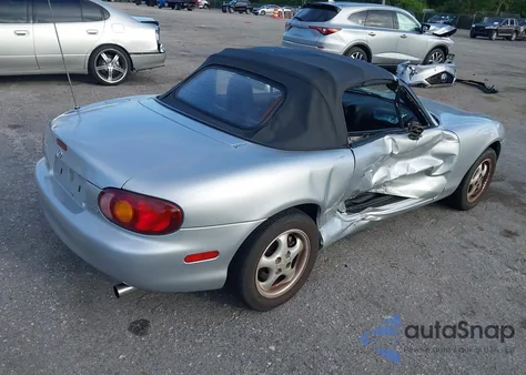 1999 Mazda Mx-5 Miata Leather Pkg/Popular Equipment Pkg/Sports Pkg/Touring Pkg z USA, uszkodzony, nr VIN JM1NB3534X0124237